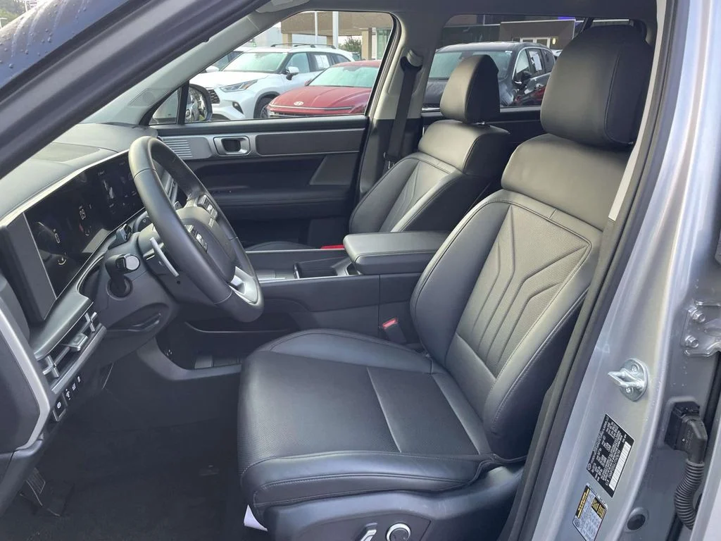 Used 2026 Shimmering Silver Hyundai SEL image 8