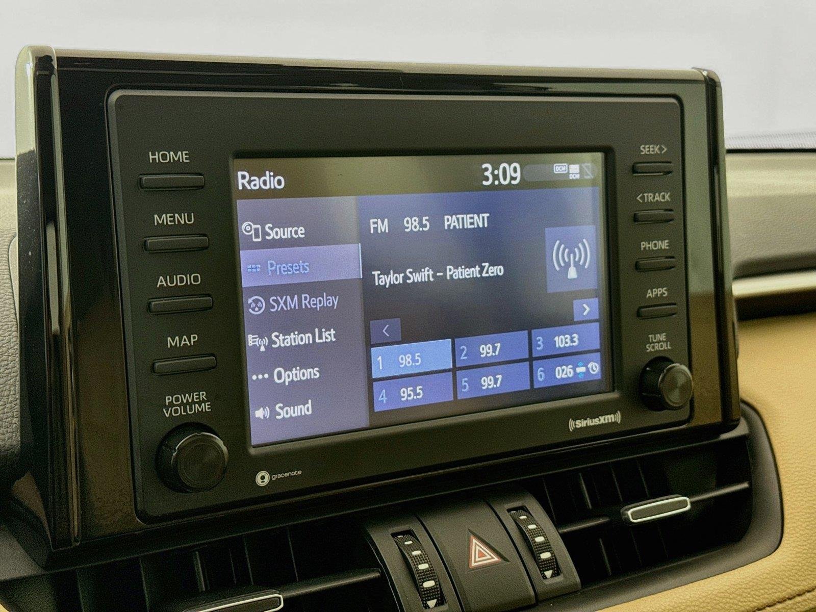 Used 2021 Blizzard Pearl Toyota XLE Premium image 23
