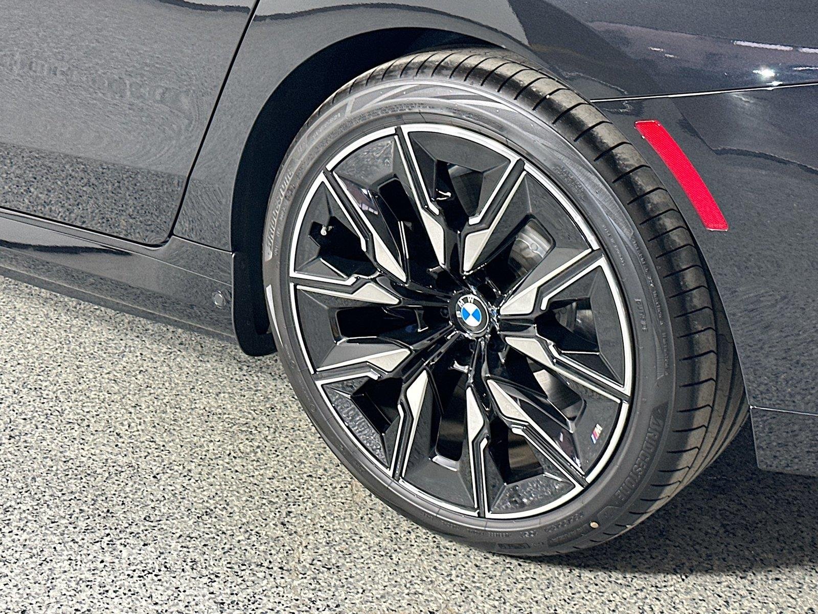 Certified Used 2025 Black Sapphire Metallic BMW M70 image 20