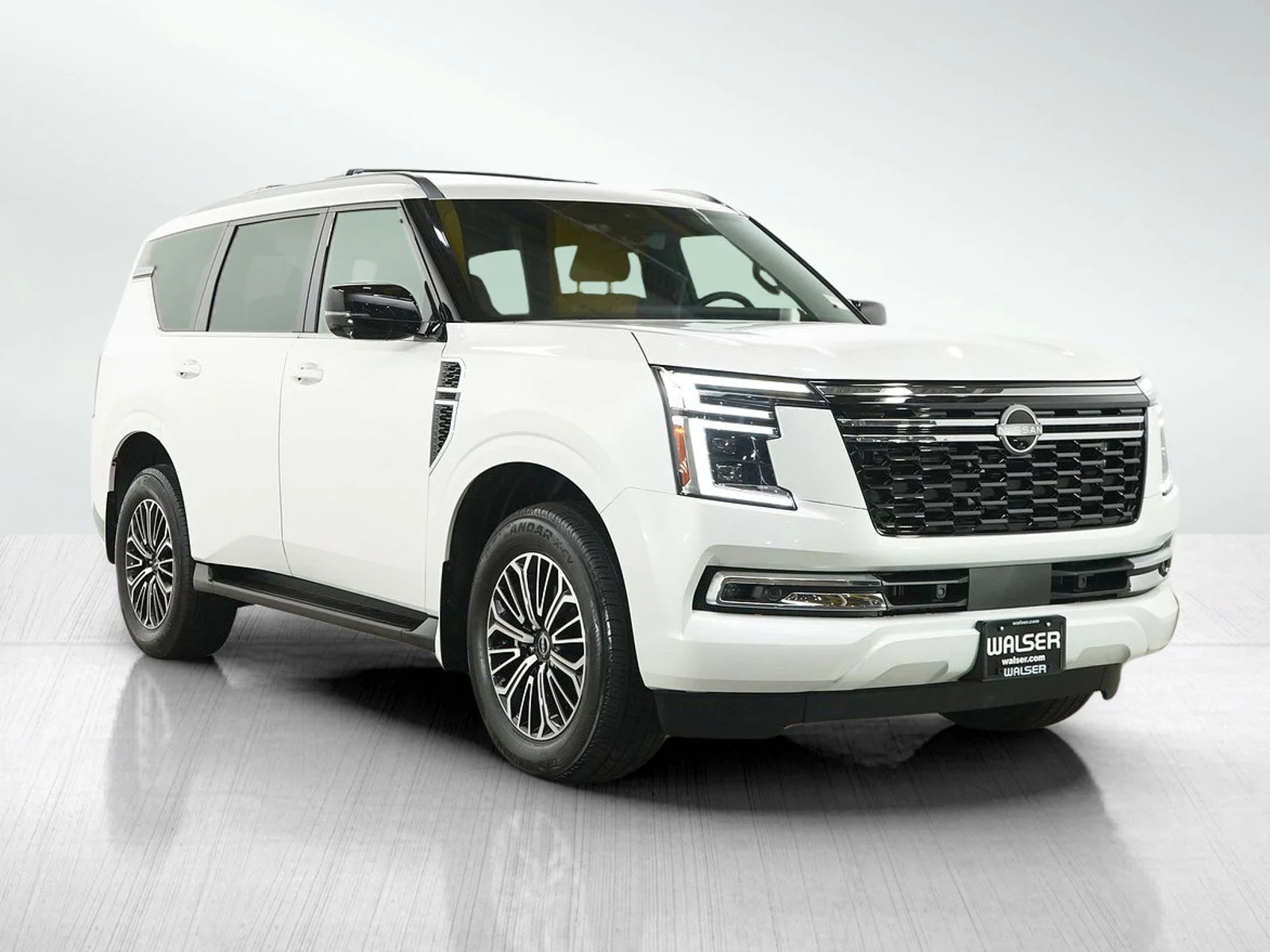 Certified Used 2025 Aspen White Tricoat Nissan Platinum image 7