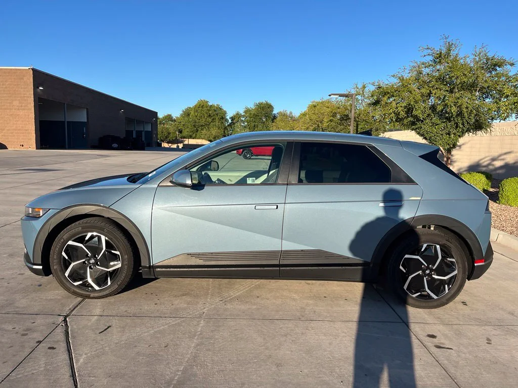 Certified Used 2024 Blue Hyundai SEL image 10