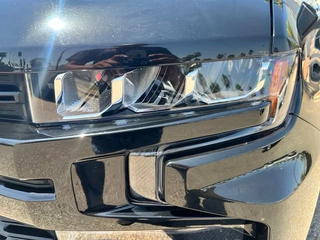 Used 2022 BLACK Chevrolet RST image 4