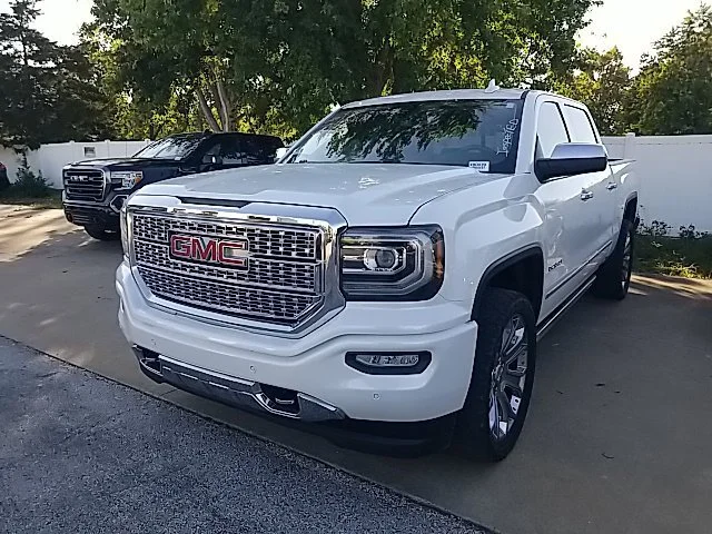 Used 2018 WHITE FROST TRICOAT GMC Denali image 14