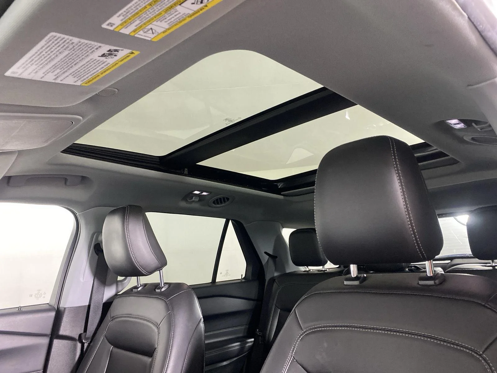 Used 2022 Star White Metallic Tri-Coat Ford XLT image 26