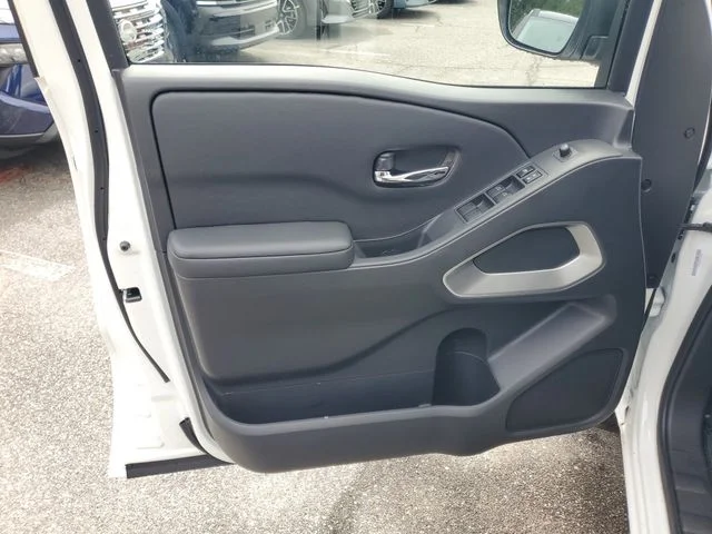 New 2026 Glacier White Nissan Crew Cab SV image 5