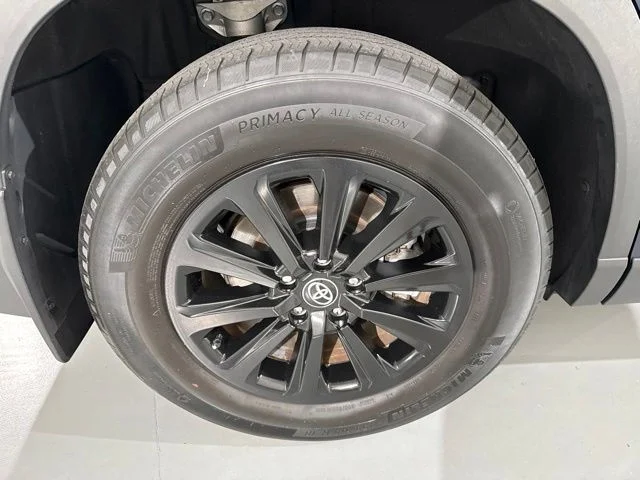 Used 2024  Toyota XLE image 13
