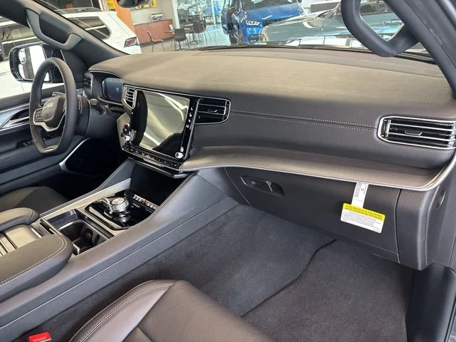 New 2026 Baltic-Gray Metallic Clear-Coat Exterior Paint Jeep Limited Altitude image 43