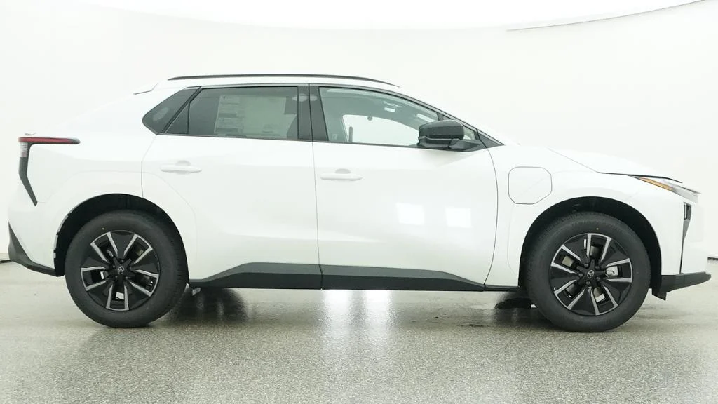 New 2026 Wind Chill Pearl Toyota XLE image 47