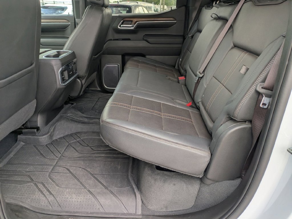 Used 2023 IRIDESCENT PEARL TRICOAT Chevrolet High Country image 26