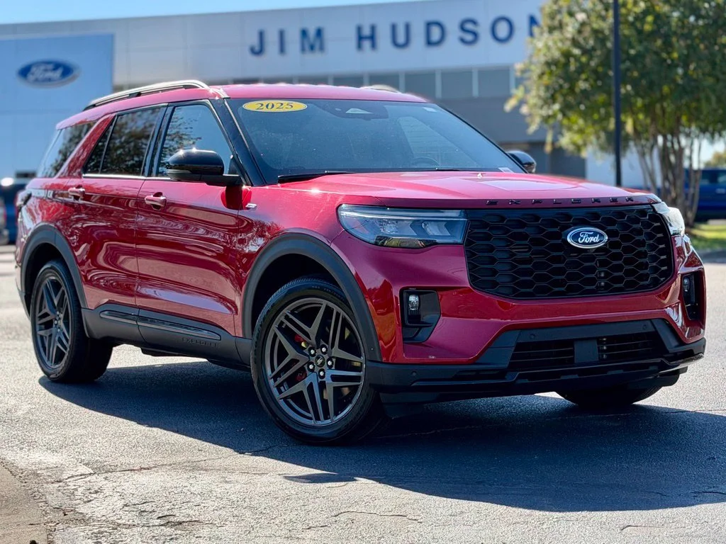 Used 2025 Red Ford ST-Line image 2