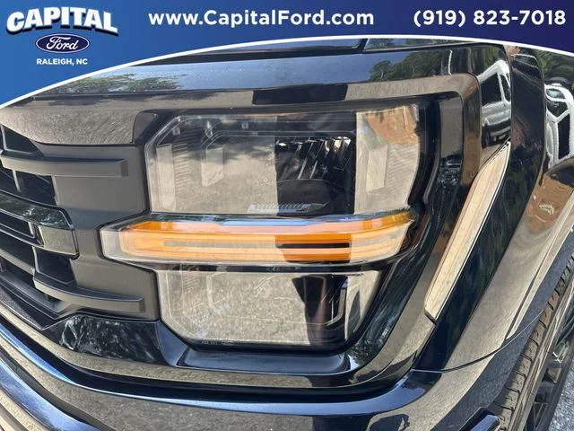 Used 2025 Blue Ford XLT image 11