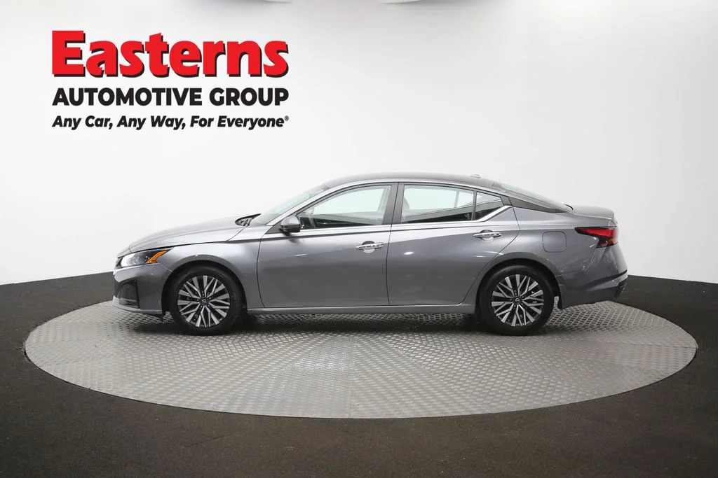 Used 2023 Gray Nissan 2.5 SV image 59