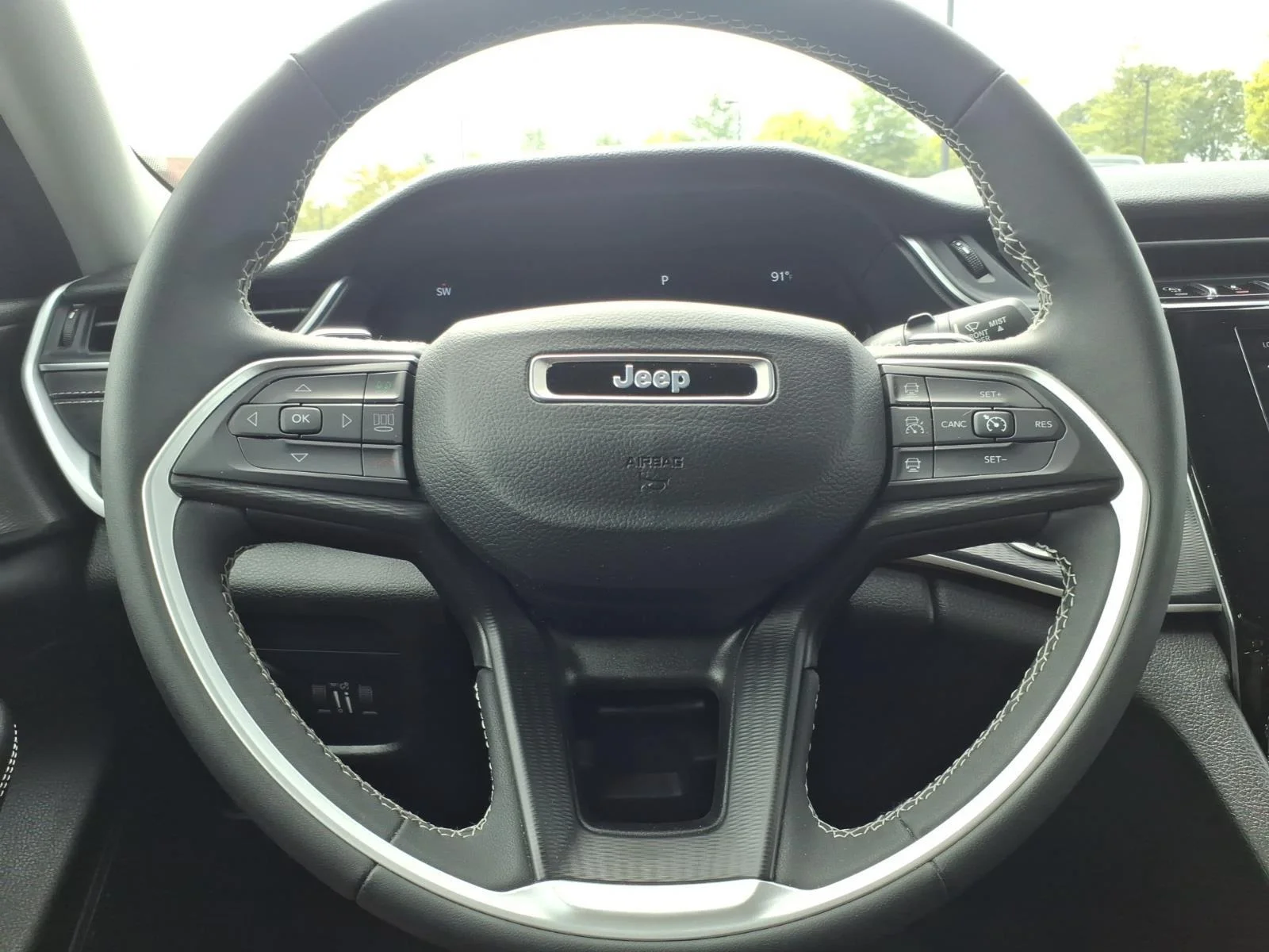 Used 2023 Velvet Red Pearlcoat Jeep Laredo image 25