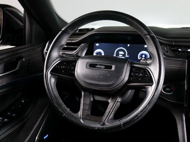 Used 2022 Diamond Black Jeep Overland image 11