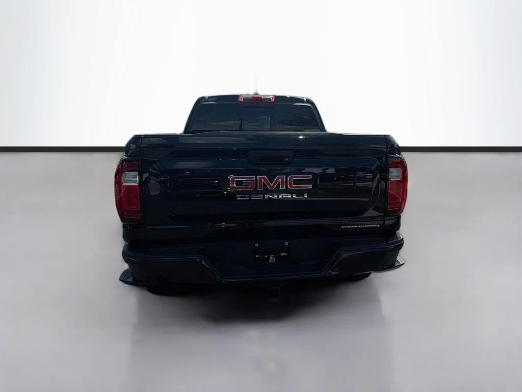 Used 2025 Onyx Black GMC Denali image 6