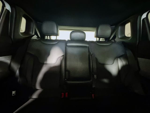 Used 2025 White Jeep Latitude image 29
