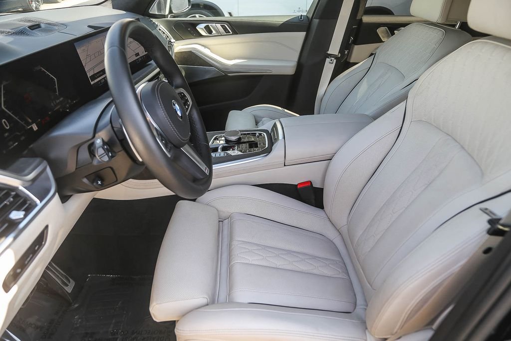 Used 2025 Carbon Black Metallic BMW xDrive40i image 13