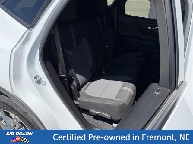 Used 2025 Summit White Chevrolet LT image 9