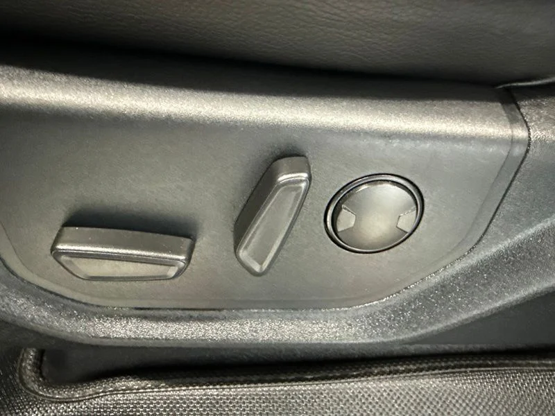 Used 2021 Black Ford XLT image 26