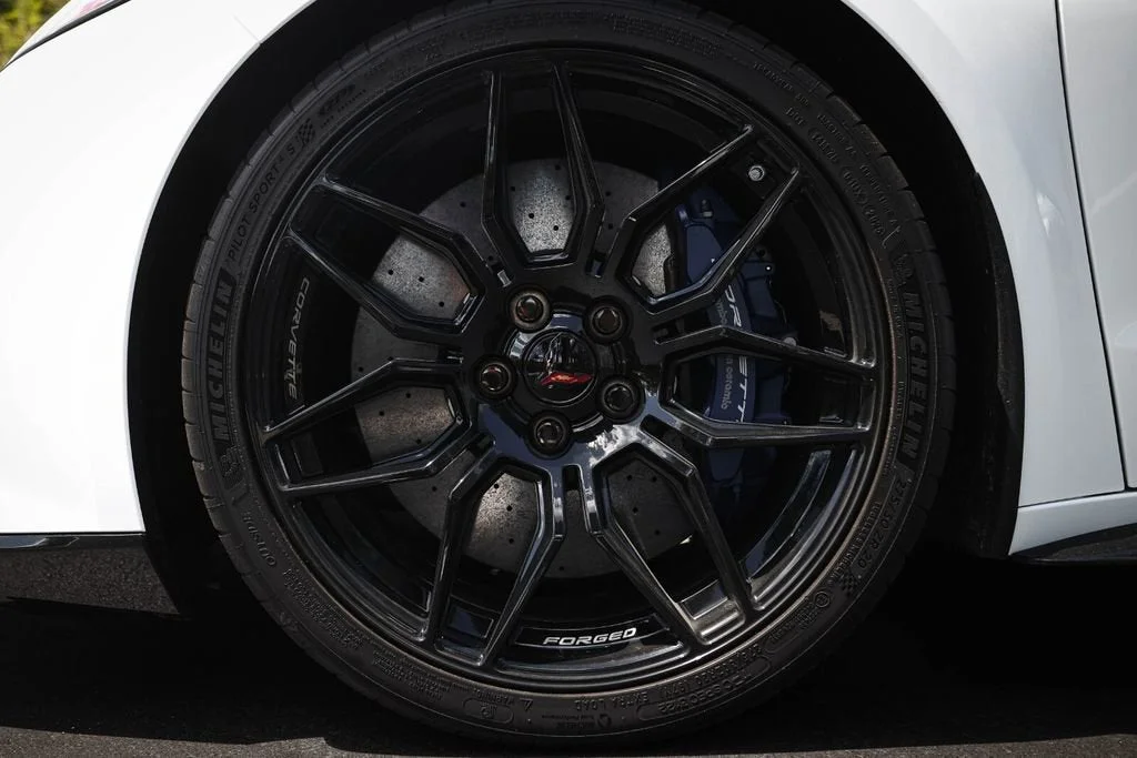 Used 2026 Arctic White Chevrolet Z06 image 15