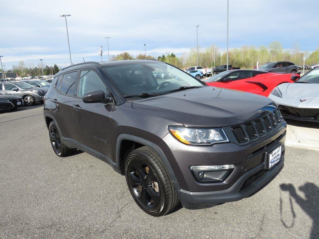 Used 2019 Granite Crystal Metallic Clear Jeep Altitude image 5