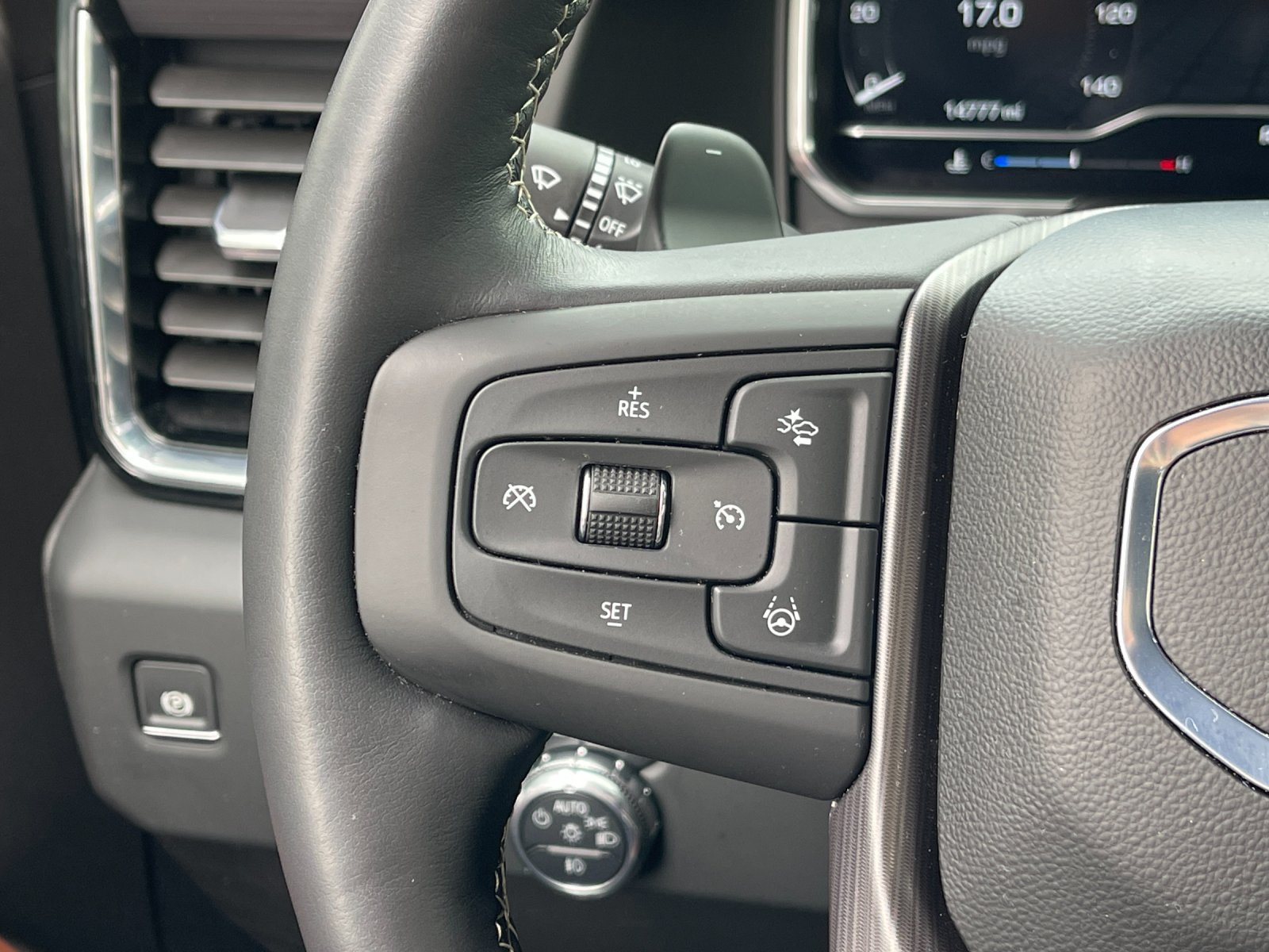 Used 2024 Black GMC Denali Ultimate image 27