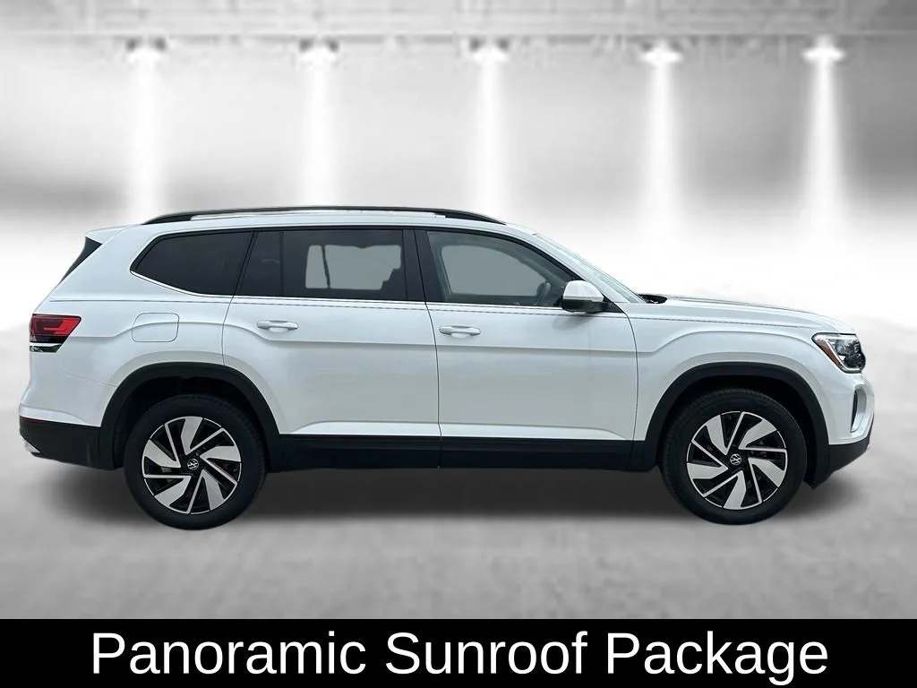 Used 2026 Opal White Pearl Volkswagen SE w/Technology image 4