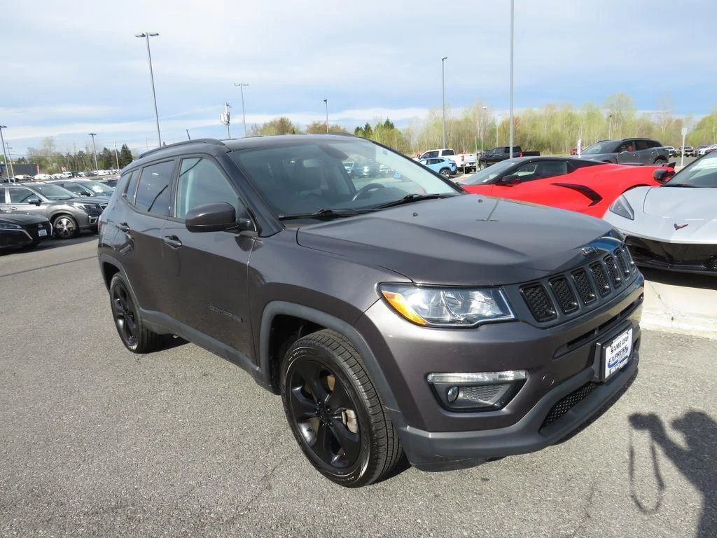 Used 2019 Granite Crystal Metallic Clear Jeep Altitude image 5