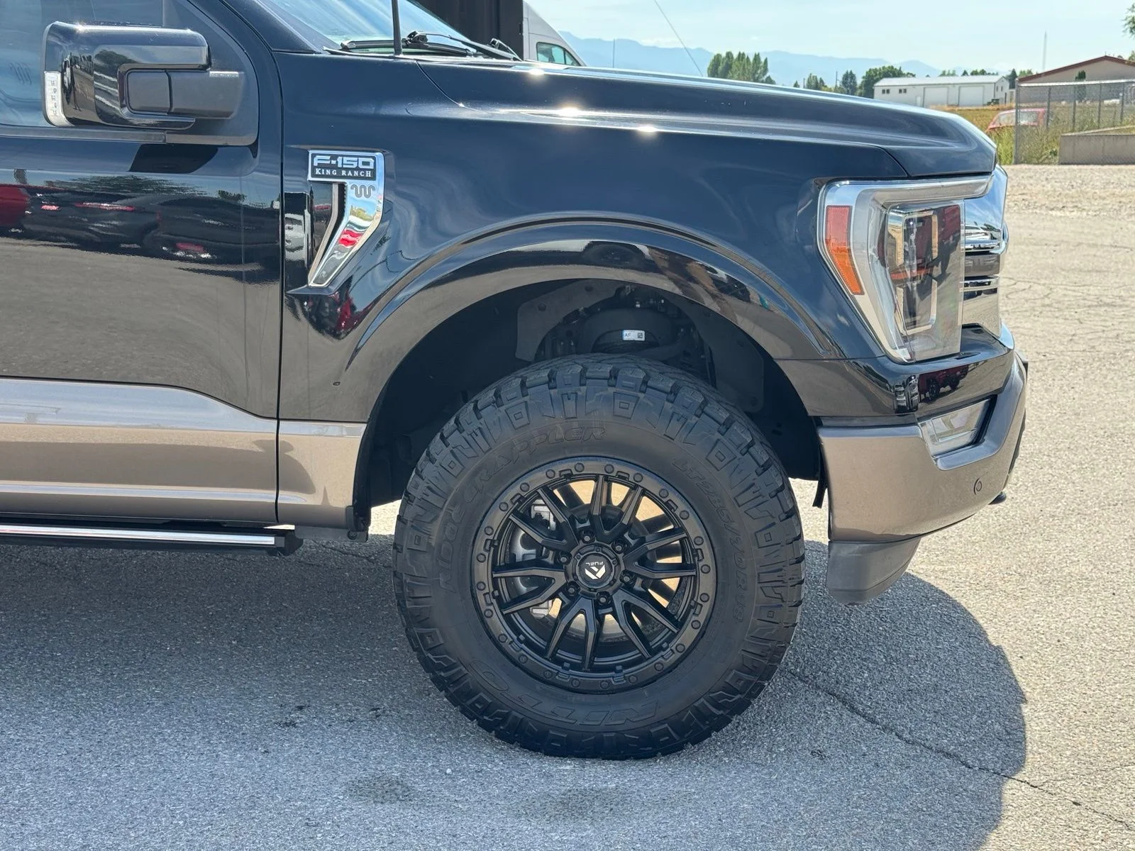 Used 2023 Gray Ford King Ranch image 3