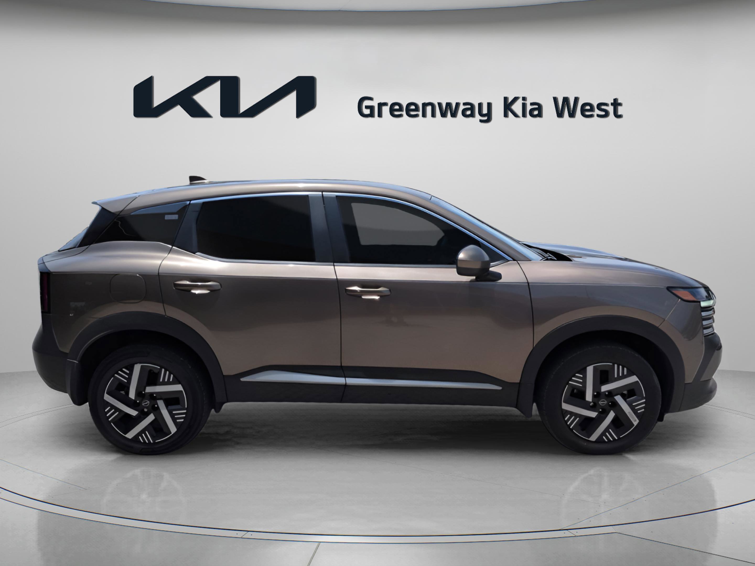 Used 2025 Canyon Bronze Metallic Nissan SV image 9