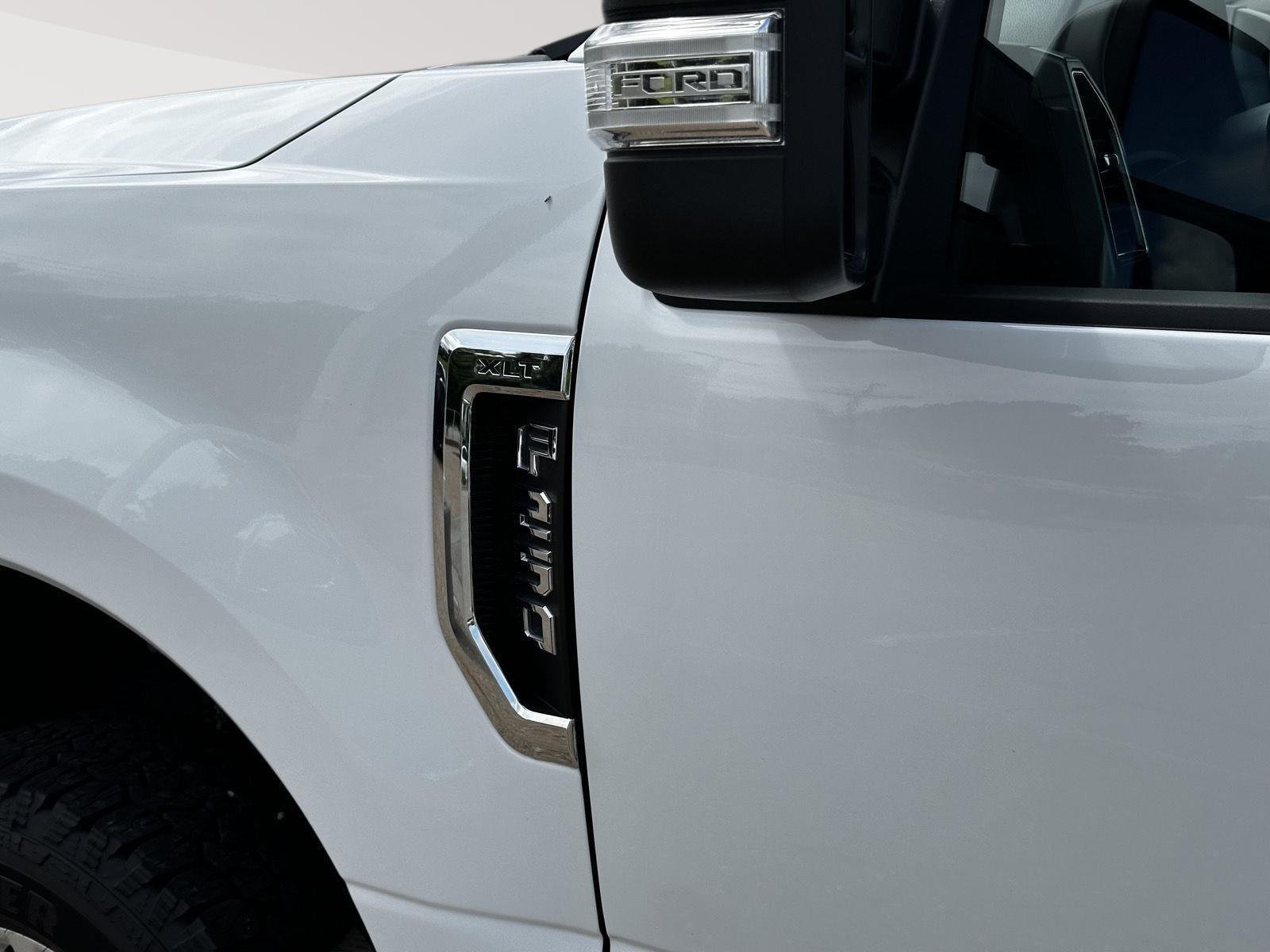 Used 2022 Oxford White Ford XLT image 10