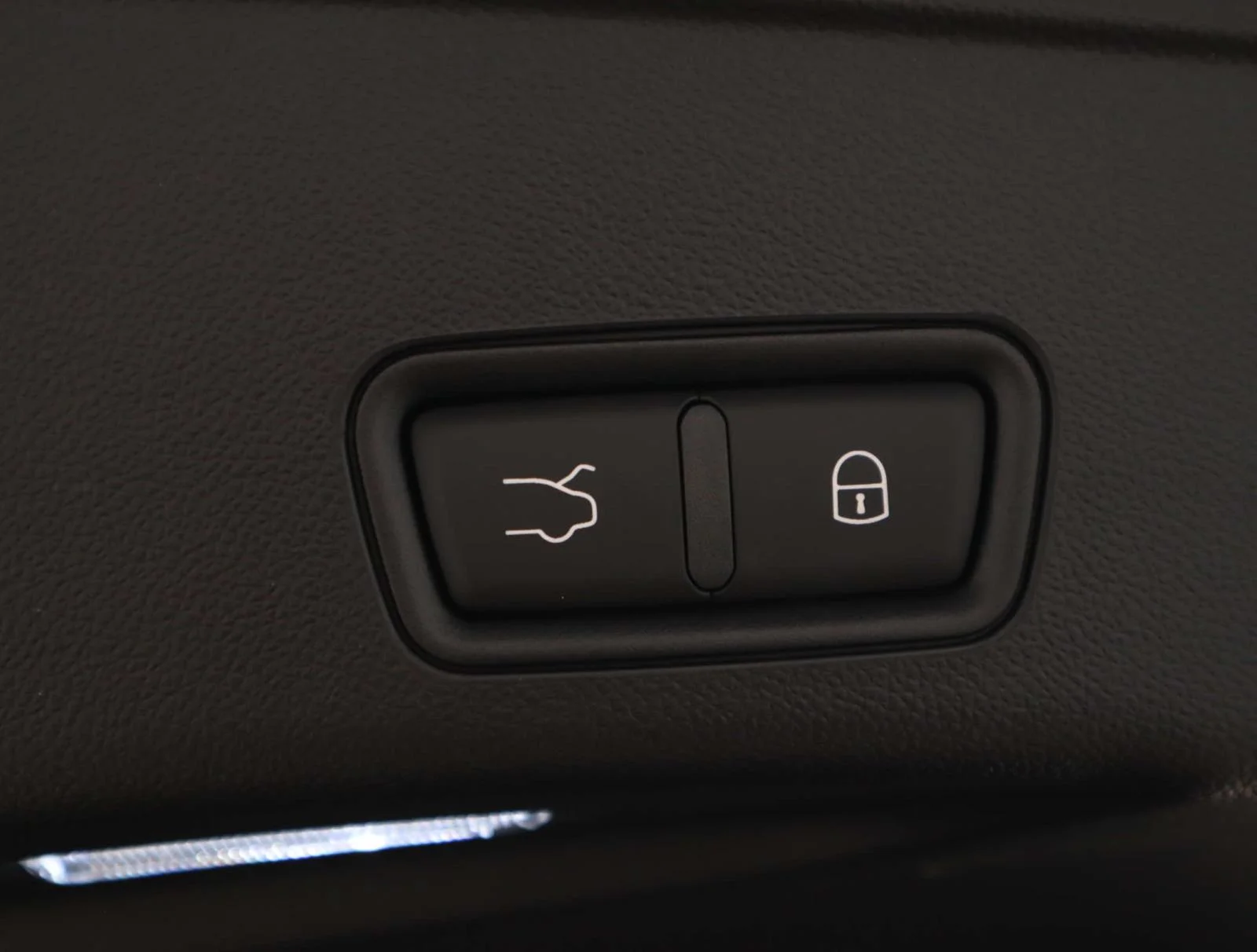 New 2025 Blu Modena Metallic Maserati AWD image 12