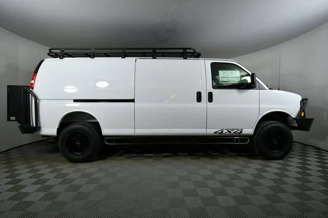 2025 Chevrolet Express Cargo Work Van - Photo 15
