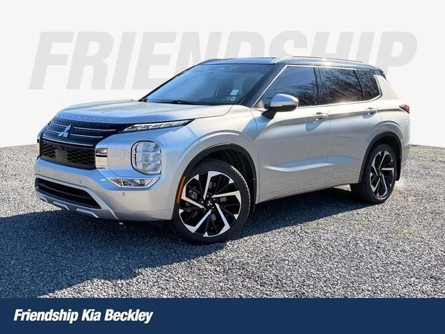 2023 Mitsubishi Outlander SEL S-AWC's photo