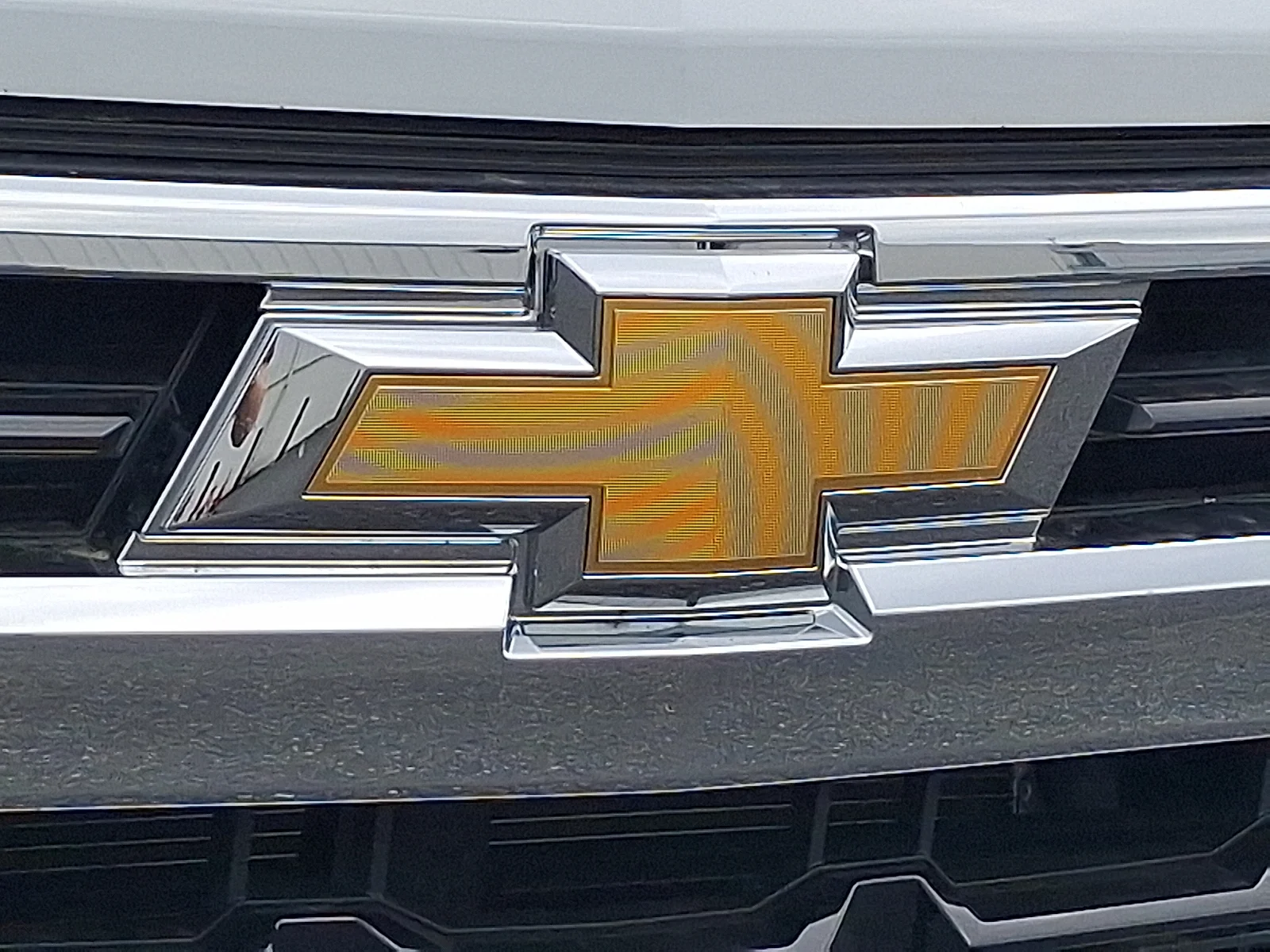 New 2026 Summit White Chevrolet LT image 25