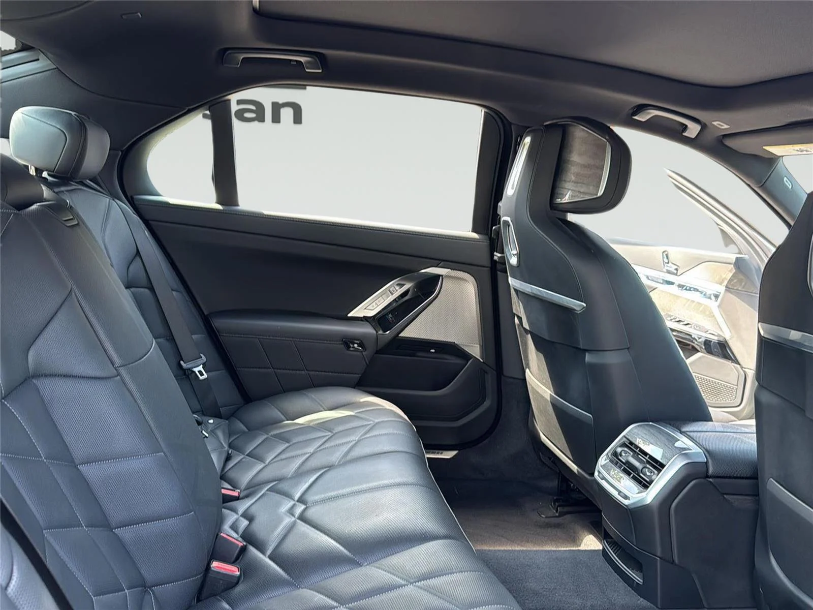 Used 2025 GRAY BMW 740i xDrive image 38
