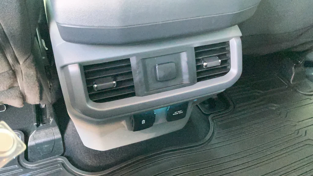 Used 2024 Gray Ford XLT image 10