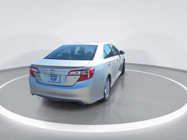 Used 2014 Silver Toyota SE image 8