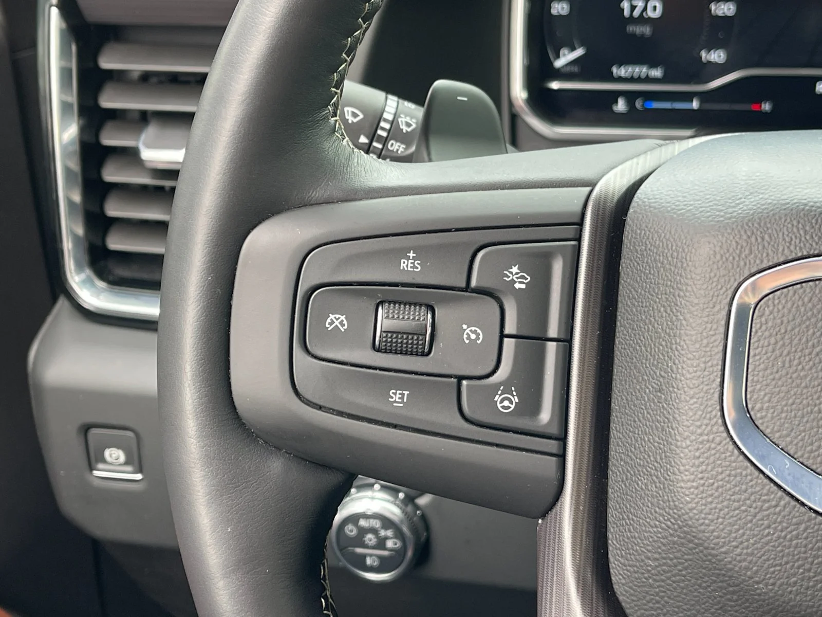 Used 2024 Black GMC Denali Ultimate image 27