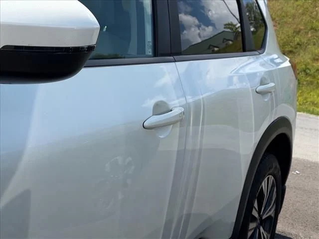 Used 2023 White Nissan SV image 17