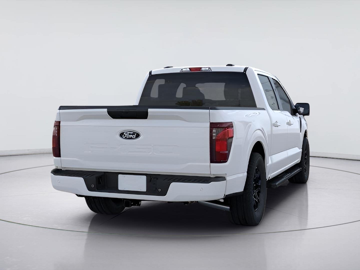 New 2026 Oxford White Ford XLT image 8