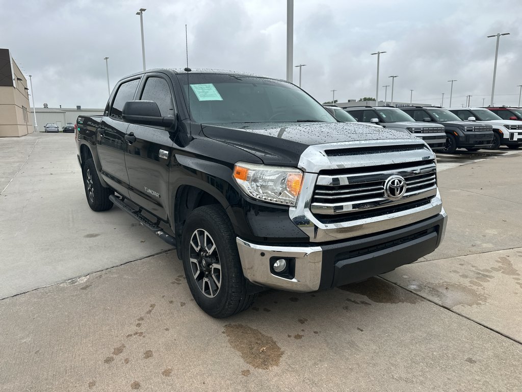 Used 2017 Black Toyota SR5 image 9