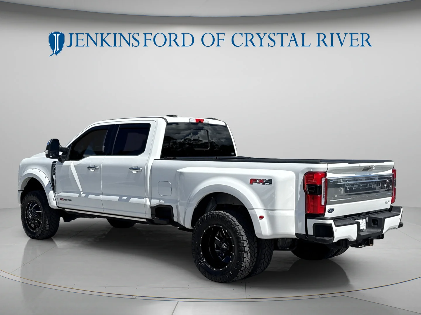 Used 2024 Star White Metallic Tri-Coat Ford Platinum image 7