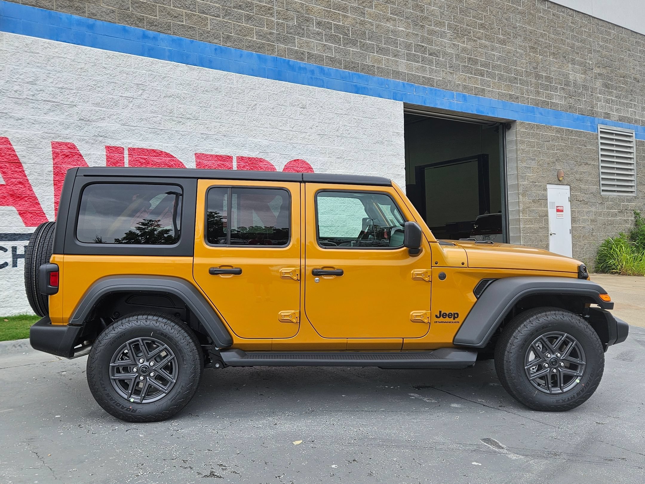 New 2026 Goldilocks Exterior Paint Jeep Sport S image 8