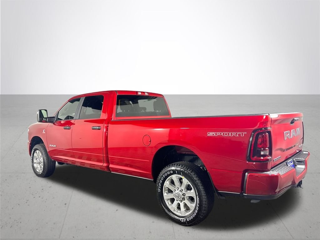 New 2026 Molten Red Pearl-Coat Exterior Paint RAM Big Horn image 8