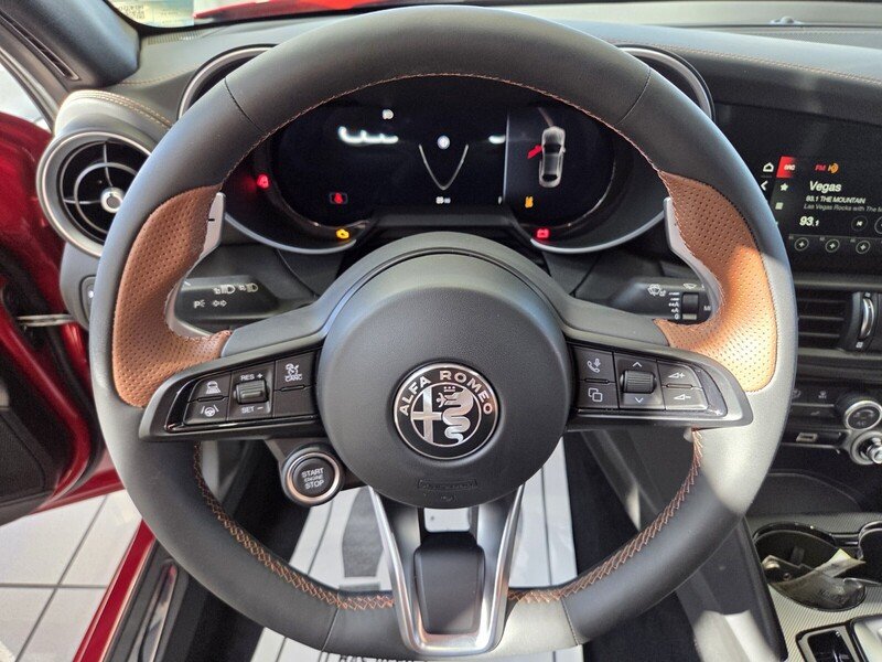 2025 Alfa Romeo Giulia Intensa - Photo 11