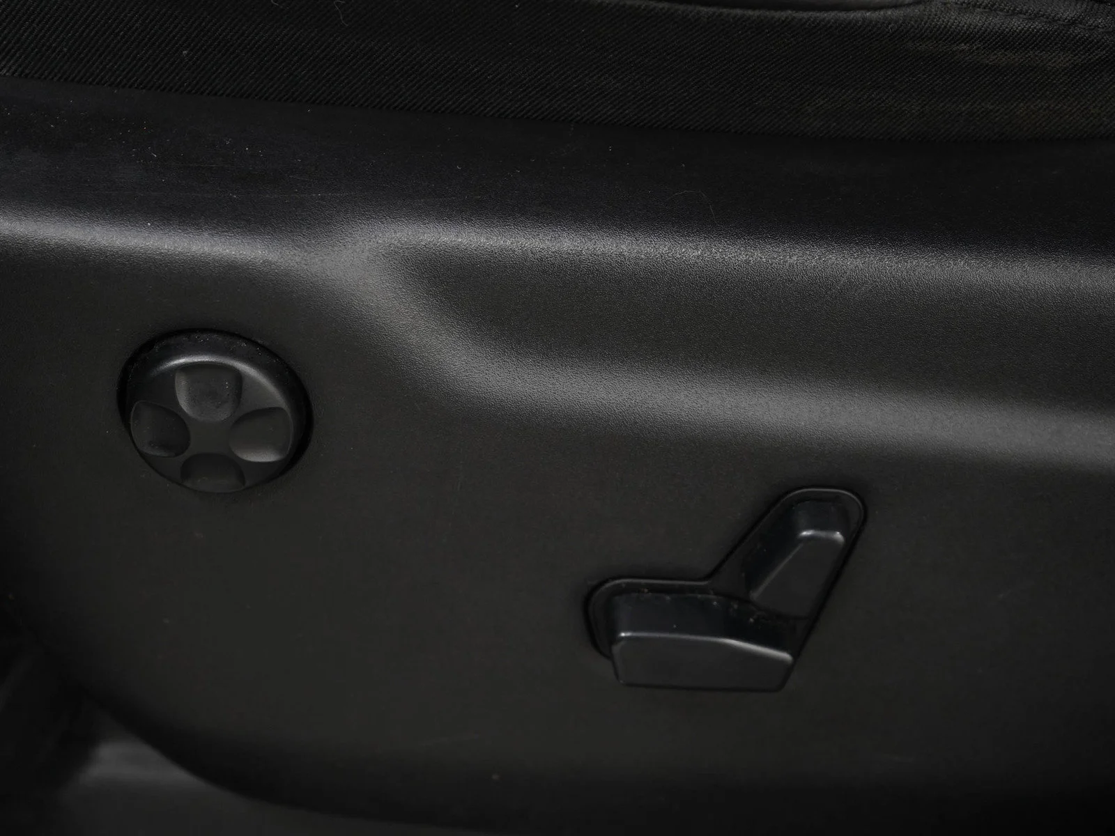 Used 2015 Brilliant Black Crystal Pearlcoat Jeep Limited image 24