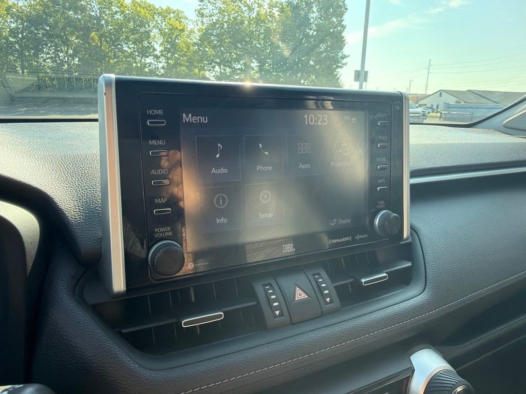 Used 2019 Silver Sky Metallic Toyota XLE Premium image 31