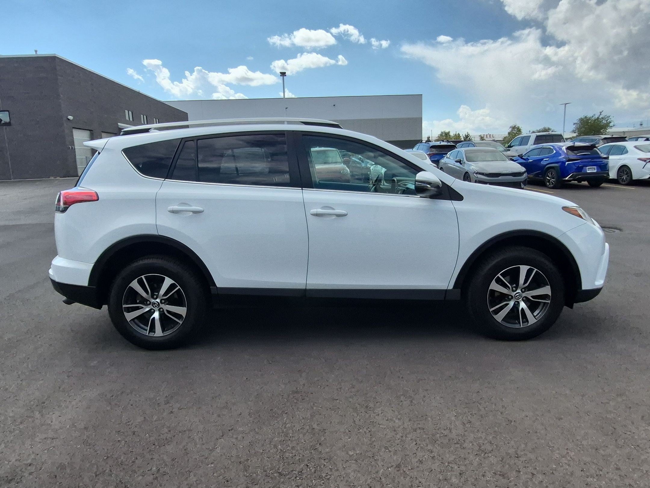Used 2018 Super White Toyota XLE image 6
