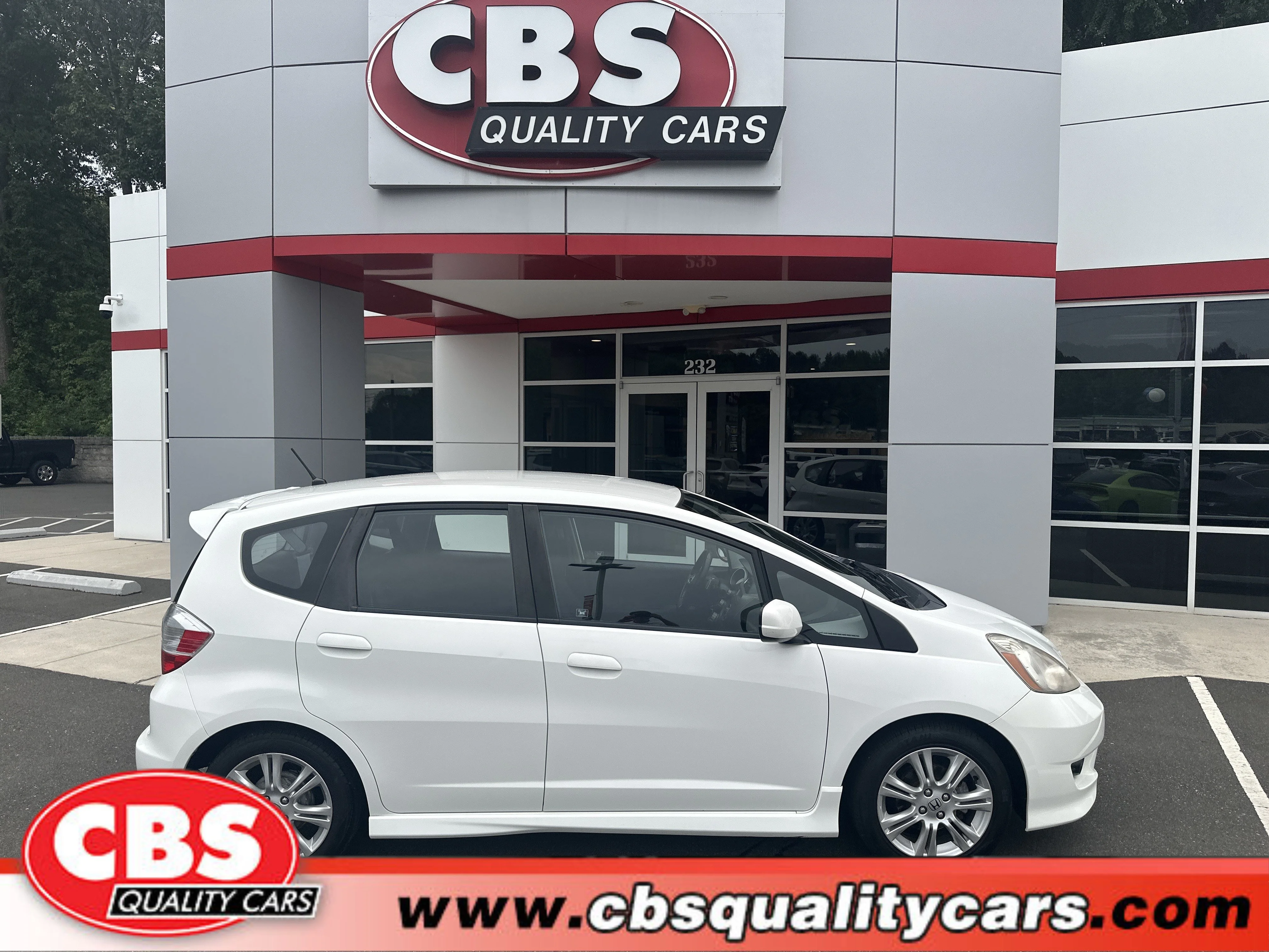 Used 2010 Taffeta White Honda Sport image 1